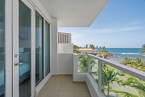 Condado Lagoon - Waterfront Escape