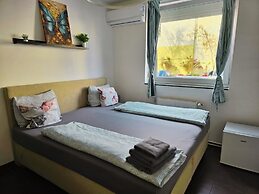Mariposa Apartments