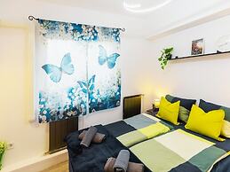 Mariposa Apartments