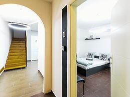 Mariposa Apartments