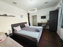 Mariposa Apartments