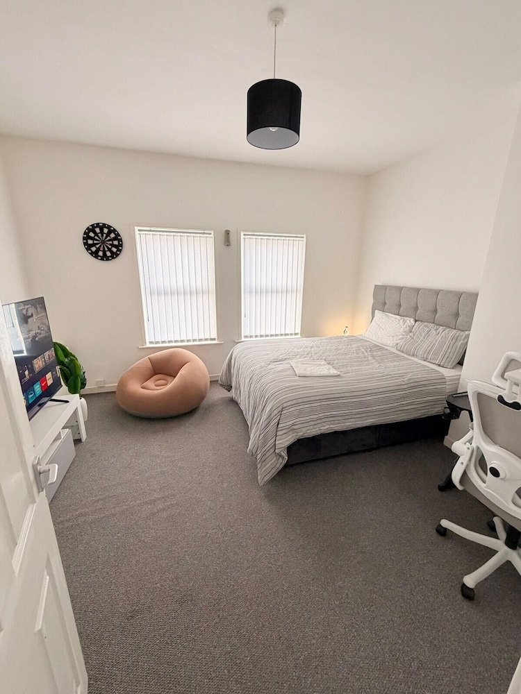 Kensington Studio, 3rd-floor City Base
