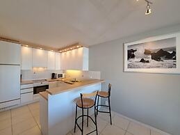 Coastal Apartment With Sleeping Alcove