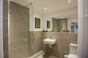 Cowdray Lodge Bed & Breakfast