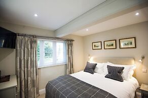 Cowdray Lodge Bed & Breakfast