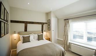 Cowdray Lodge Bed & Breakfast