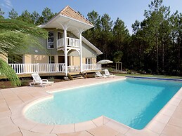 Villa for 8 People With Swimming Pool
