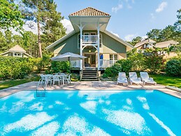 Villa for 8 People With Swimming Pool