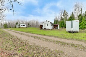 Wildlife Viewing & Trails! 155-acre UP Retreat