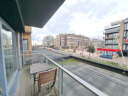 Spacious Family Apartment Near Dunes
