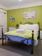 Ellies Guest House