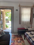 Akropolis Hotel