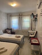 Akropolis Hotel