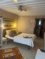 Akropolis Hotel