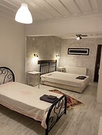 Akropolis Hotel