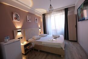 Luna Suites Hotel