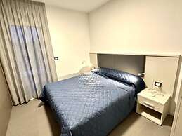 Pool Apartment 400m From Beach