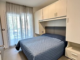 Pool Apartment 400m From Beach