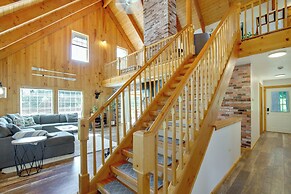 Mount Rainier Views & Hot Tub: Pet-friendly Cabin!