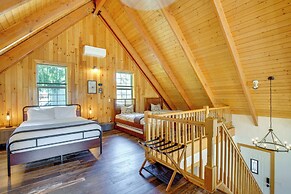 Mount Rainier Views & Hot Tub: Pet-friendly Cabin!