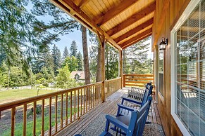 Mount Rainier Views & Hot Tub: Pet-friendly Cabin!