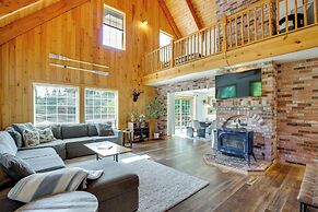 Mount Rainier Views & Hot Tub: Pet-friendly Cabin!