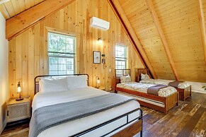 Mount Rainier Views & Hot Tub: Pet-friendly Cabin!