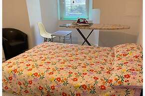 6 Bed - 5 Bath - Sleeps 6 - Free Parking