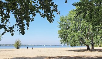 Tiny Couples Wagon on the Lakeside