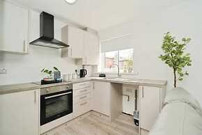 2-bed House Near Bury Town Centre