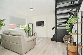 2-bed House Near Bury Town Centre