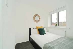 2-bed House Near Bury Town Centre