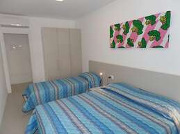 Comfortable Accommodation Featuring a Rooftop Pool