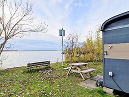 Romantic Lakeside Wagon Retreat