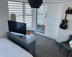 Apartment Sleeps 6 With Hot Tub