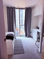 One Bedroom Flat in Mailbox With Free Parking