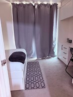 One Bedroom Flat in Mailbox With Free Parking