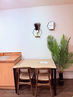 One Bedroom Flat in Mailbox With Free Parking