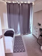 One Bedroom Flat in Mailbox With Free Parking