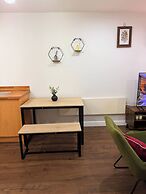 One Bedroom Flat in Mailbox With Free Parking