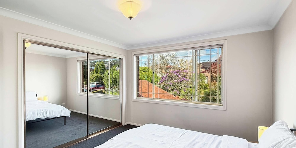 Metawise Spacious 4-bedroom Home in Cherrybrook