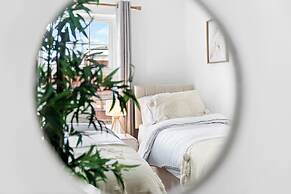 Apartment Sleeps 6 With Parking