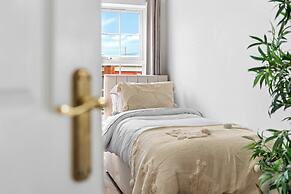 Apartment Sleeps 6 With Parking