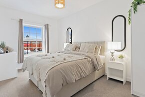 Apartment Sleeps 6 With Parking