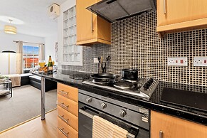 Apartment Sleeps 6 With Parking