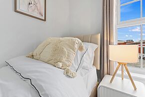 Apartment Sleeps 6 With Parking