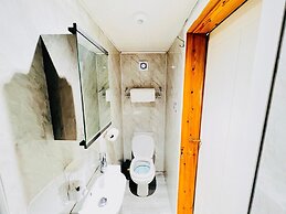 High Tide Hotel