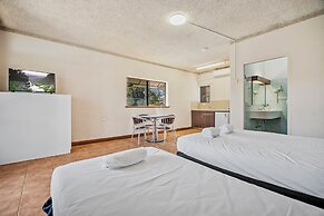 The Reef Motel