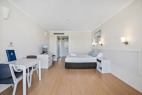 The Oceanfront Cairns