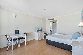 The Oceanfront Cairns